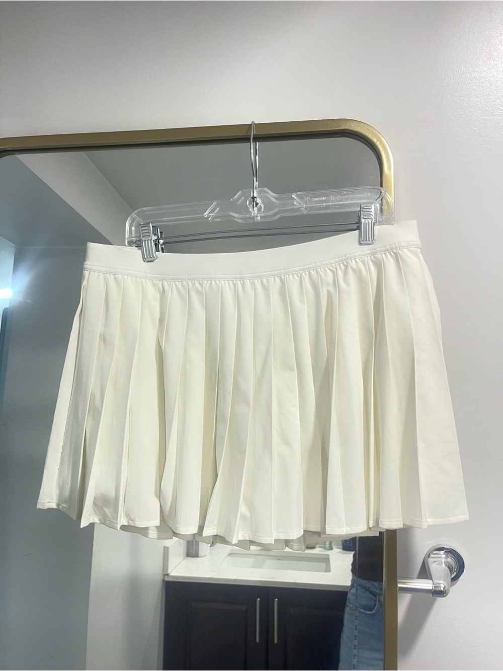 Lululemon High-Rise Pleated Tennis Skirt
ivory built in shorts size 14 - Picture 4 of 6